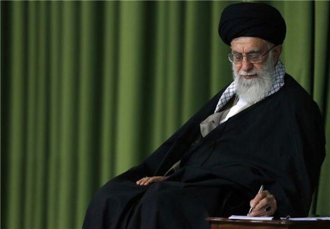 عکس| یادداشت رهبر انقلاب پس از بازدید از آرامگاه فردوسی