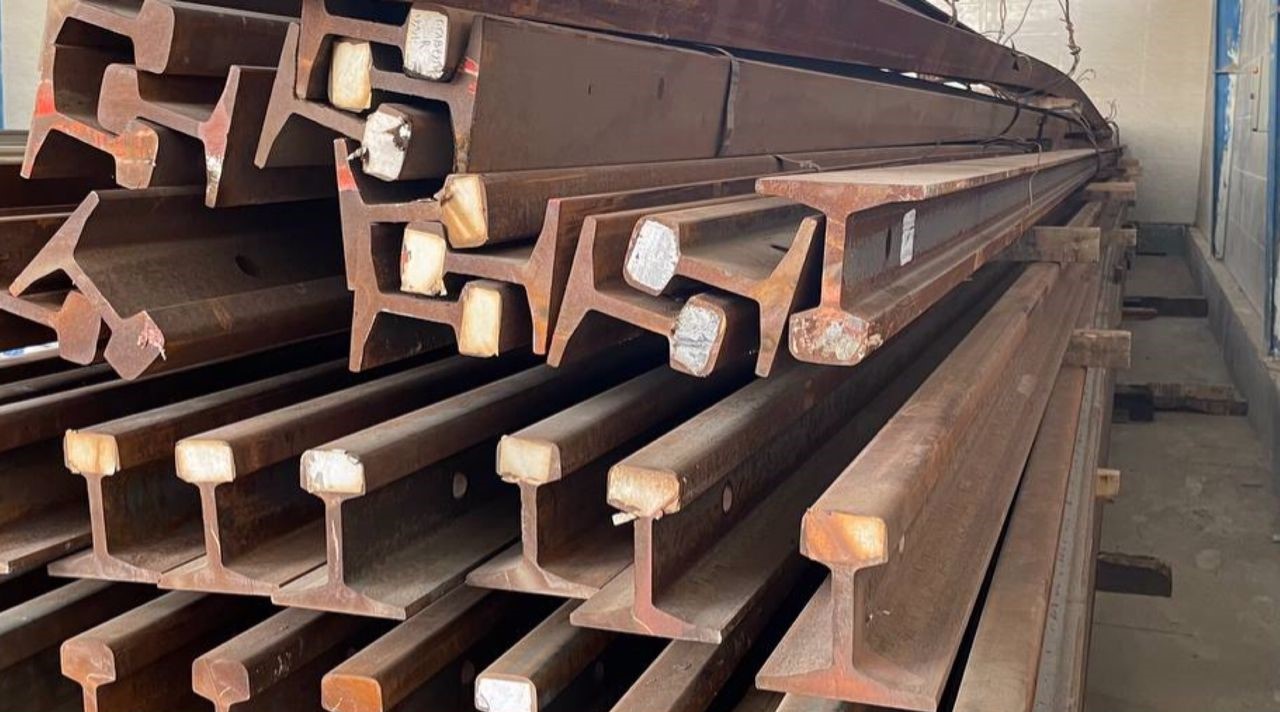 بررسی انواع فولاد مورد نیاز صنعت ریل و راه آهن