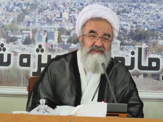 عضو مجلس خبرگان رهبری: اتاق اصناف و پلیس فتا به موضوع انتشار تصاویر و فیلم‌های آرایشگاه‌های زنانه ورود کنند