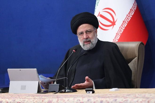 آیت‌الله رئیسی: راهبرد تهران و کاراکاس در برابر دشمن «ایستادگی» است