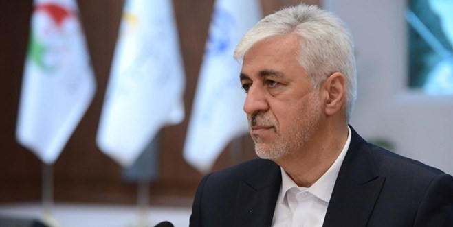 وزیر ورزش: نمی‌توانید حرف در دهان من بگذارید
