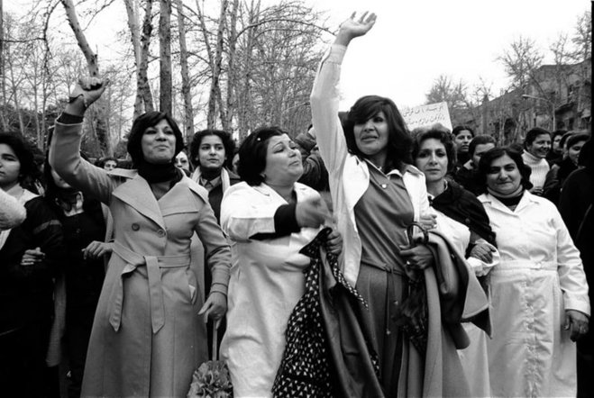 طبق نظرسنجی خودشان، 70 درصد مخالف حجاب اجباری‌اند  قانون حجاب، دین را تضعیف کرد  سبک زندگی دخترم مثل من نیست  داوطلبانه مستعمره شده‌ایم