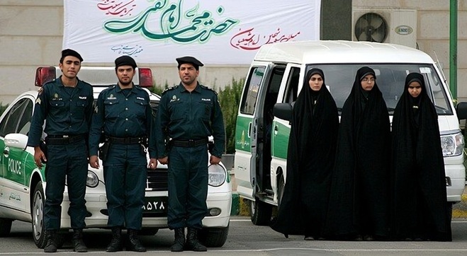 رفتار تنفربرانگیز ماموران انتظامی با زنان توجیه ندارد  فیلم‌ها تکان‌دهنده است  حجاب اجباری محکوم به شکست است  نقص قانون را برطرف کنید