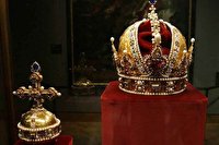 شاهان عشقِ زیورآلات؛ جواهرات ملی ایران چقدر می‌ارزد؟ +تصاویر