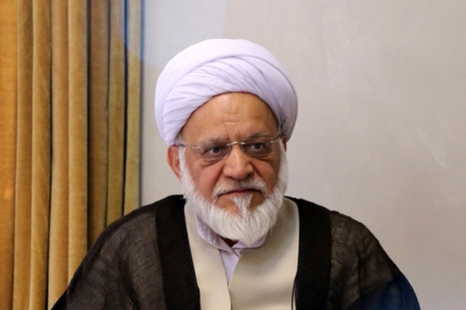 در هر بانک یک نیروی ناظر شرعی مستقر می‌شود