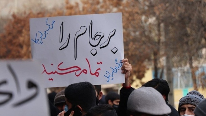 انتقاد شدیدالحن پزشکیان به جلیلی و مخالفان برجام: ولتان کنیم نمی‌توانید نان شب‌تان را تامین کنید!