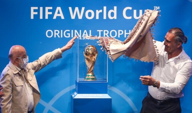 رونمایی از کاپ جام جهانی در تهران  ازدحام و بینظمی عجیب در مراسم!