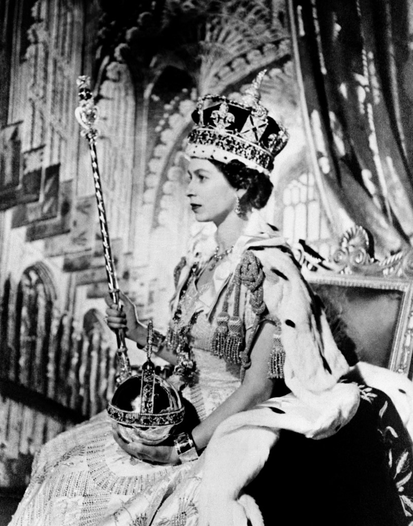 الیزابت دوم، ملکه انگلیس درگذشت؛ آغاز عملیات مخفی «پل لندن»