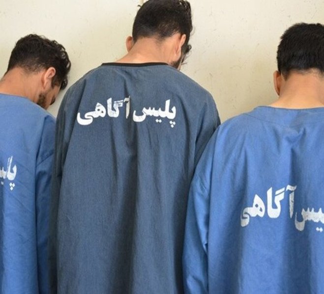 زورگیری در آرایشگاه؛ مردان نقابدار افغان ۱۰ نفر را لخت کردند!