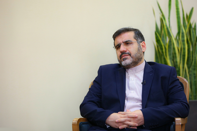 وزارت ارشاد باید نقش پدر را بازی کند   از کلمه ممنوع‌التصویری استفاده نکنید