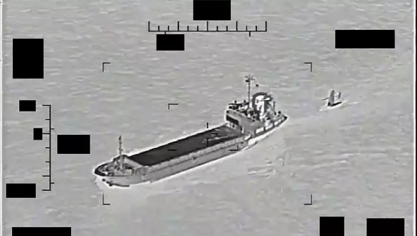 ادعای آمریکایی‌ها: سپاه می‌خواست کشتی‌ بی‌سرنشین‌مان را توقیف کند / سیم بکسل وصل کرده بودند! +تصویر