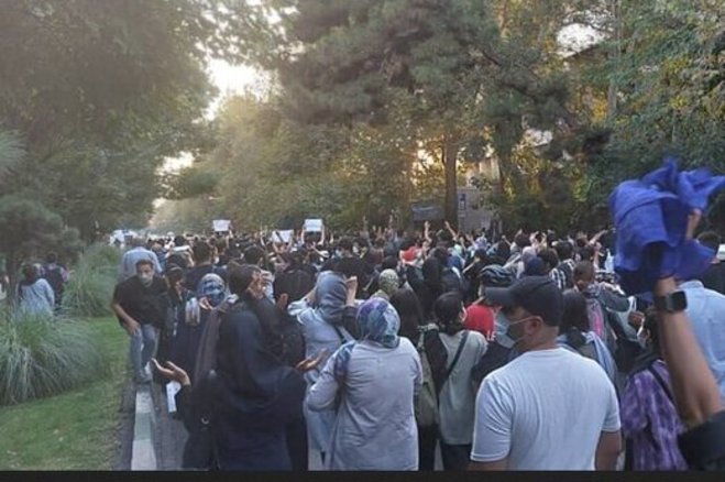 نظام باید عذرخواهی می‌کرد اما نکرد | پلیس برخورد‌ قهری آموزش دیده است | مگر به خواسته‌های آرام معترضان جواب هم داده‌ایم؟