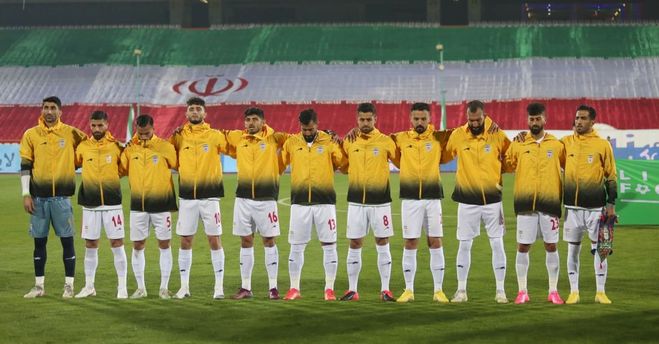 تهدید فوتبالیست‌ها توسط فعال اصولگرا: نظام شوخی ندارد، مرجع‌تقلید حذف کردیم ورزشکار که سهل است!