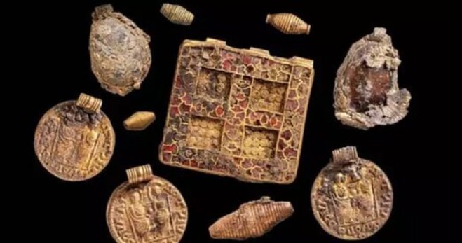 درخشش عجیب مقبره مرموزترین رهبر زن اروپا؛ جواهرات بی‌نظیر در کل بریتانیا +تصویر