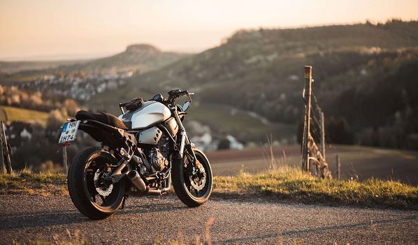 راهنمای بیمه موتورسیکلت ۱۴۰۲ + نرخ و پوشش‌ها با آخرین تغییرات