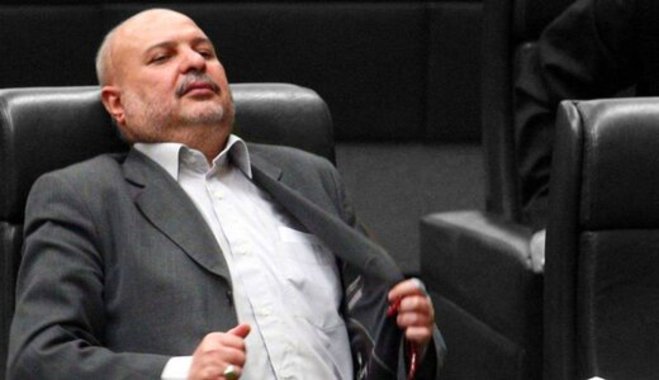 حمله به دولت قبل، فرار به جلوی میرکاظمی بر روی تیغ «برکناری»