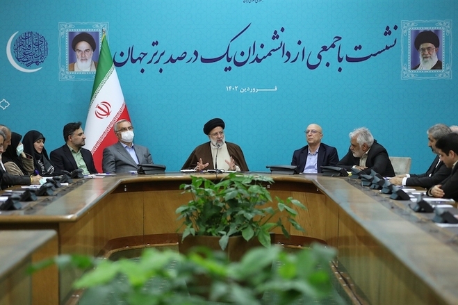 همه چی درباره جنجال فیلم پایتونی در حضور شخص رییسی