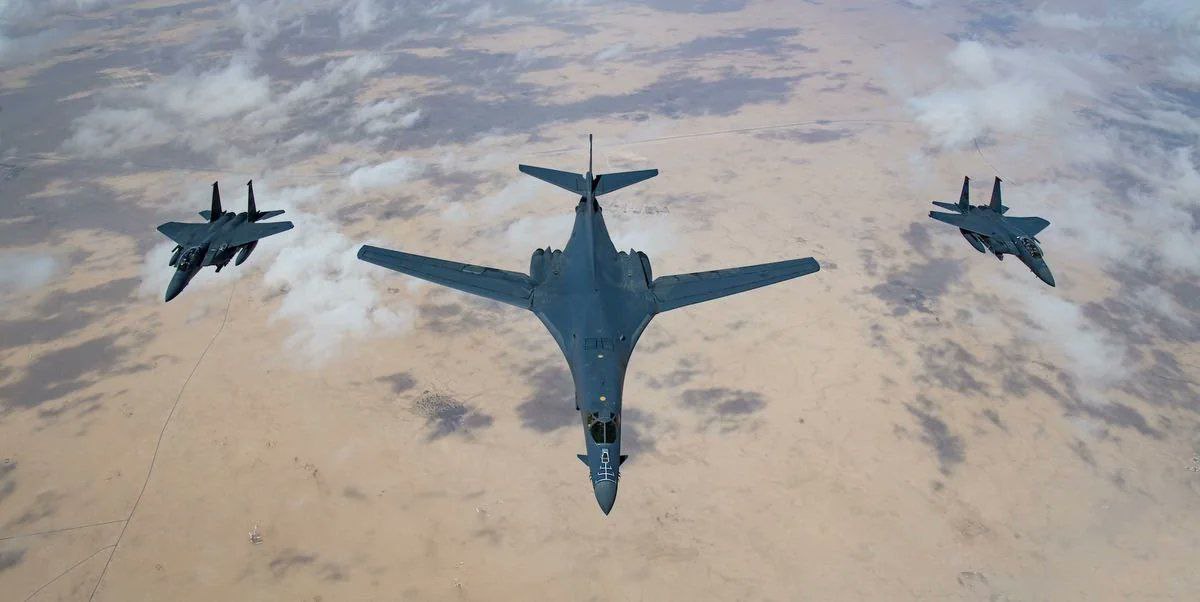 خبـر فـوری؛ تایید آغاز حملات هوایی امریکا به مناطق شرق سوریه | آخرین گزارشات و تصاویر لحظه‌ای