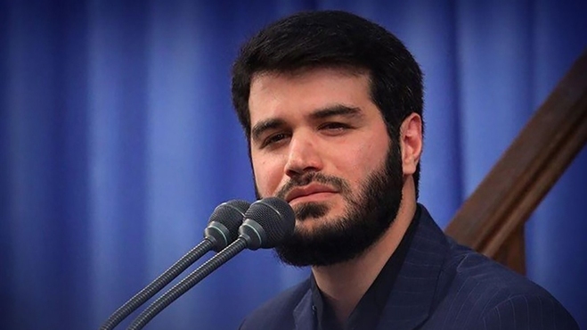 جناب مداح باز شعرخوانی جنجالی داشت | متن کامل شعر از تریبون ۲۲ بهمن +فیلم