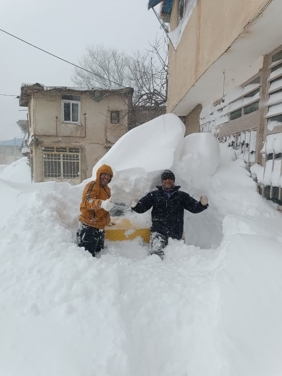 ارتفاع برف در استان شمالی مردم را شوکه کرد | تصویر