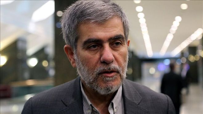 نماینده مجلس: چرا گدابازی درمی‌آورید مگر شاسی بلند چقدر قیمت دارد؟ | نظام باید ماشین محکم به ما بدهد!