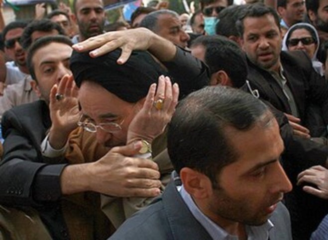 اظهارات تند و تیز محمد خاتمی: انقلاب از مسیر «منحرف» شد | شکم گرسنه، خدا نمی‌شناسد | «خود براندازی» می‌کنید