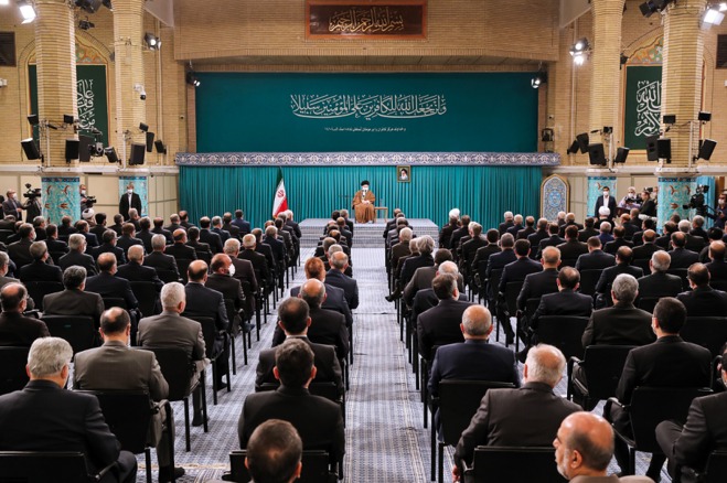 از مفهوم «نرمش قهرمانانه» در خارج و داخل برداشت غلط کردند | «عزت» یعنی نفی دیپلماسی التماسی