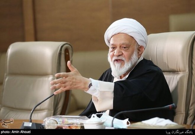 کنایه سنگین به مصباحی مقدم: حال لقمه‌های مردم را می شمرید؟