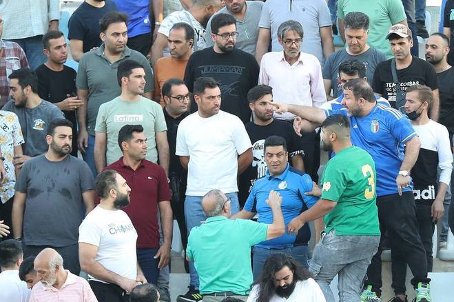 فریم به فریم با کتک‌زدن جنجالی تماشاگران استقلال توسط اراذل و اوباش! | تصاویـر