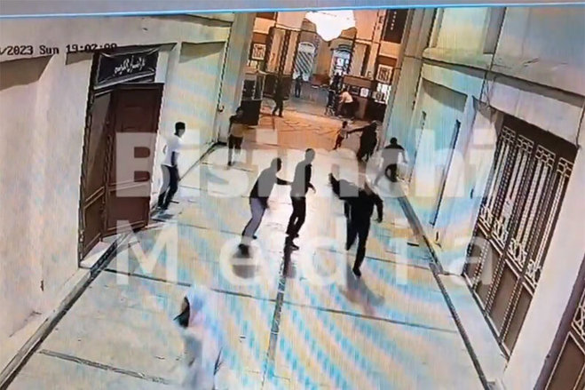 فیلم نحوه ورود مهاجم مسلح به حرم شاهچراغ از نمای دوربین‌ها را ببینید