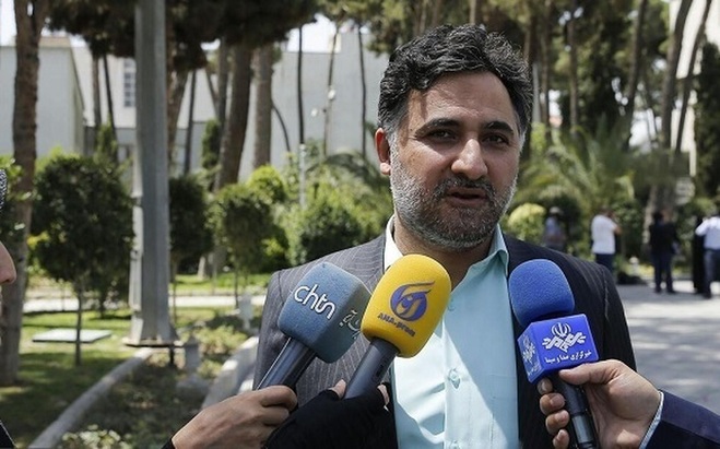 معاون رئیسی: خودروی تسلا را آورده‌ایم باز کردیم اما کپی که نمی‌کنیم! | فیلم