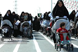 تصاویری منتخب از رژه «جهاد فرزندآوری» در مراسم رسمی نیروهای مسلح!