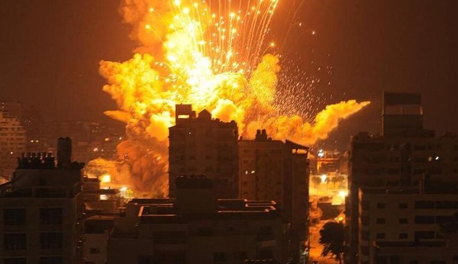 نمای نزدیک از وضعیت خیابان‌های غزه در بمباران‌های اسرائیل | فیلم