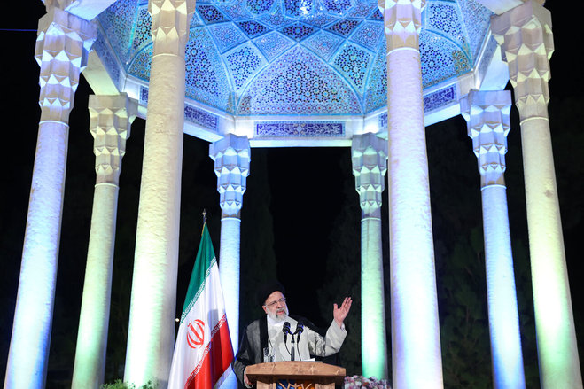 تعریف و تمجید ابراهیم رئیسی از تخت جمشید در حافظیه | نمی‌توان از ایران اسلام‌زدایی کرد