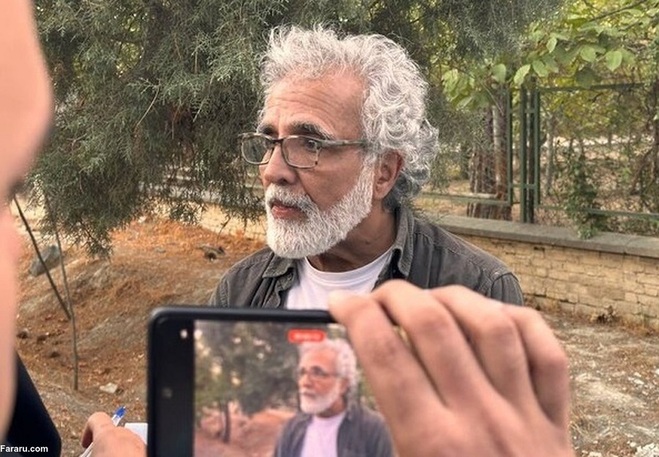 حملات جنجالی افخمی پس از خنده‌های عجیب: بیکاران مفت‌خور پولدار وقتشان را در فضای مجازی می‌گذرانند | ارزش جواب دادن ندارند | شلوغ‌کاری سیاسی می‌کنند