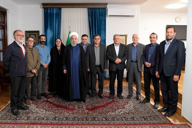 روحانی: سکوت منفعلانه و اعتراض خیابانی چاره‌ساز نیست | صندوق رای راه‌حل است | کنار کشیدن به نفع آینده نظام ما نیست