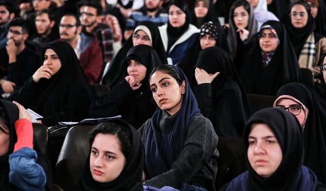 رییس یک دانشگاه: مجبوری نیست، اما دانشجوی غیرچادری نمی‌پذیریم