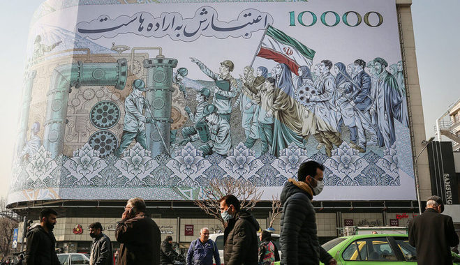 رشد اقتصادی با تحریم پایدار نمی‌ماند | کُری نخوانیم؛ در تورم دو رقمی اولیم | اقتصادمان به دست ذینفعان افتاده است؟