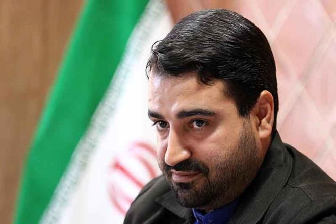 حمله با الفاظ زشت به بی‌حجابان توسط چهره جنجالی: دریده‌اید! +تصویر