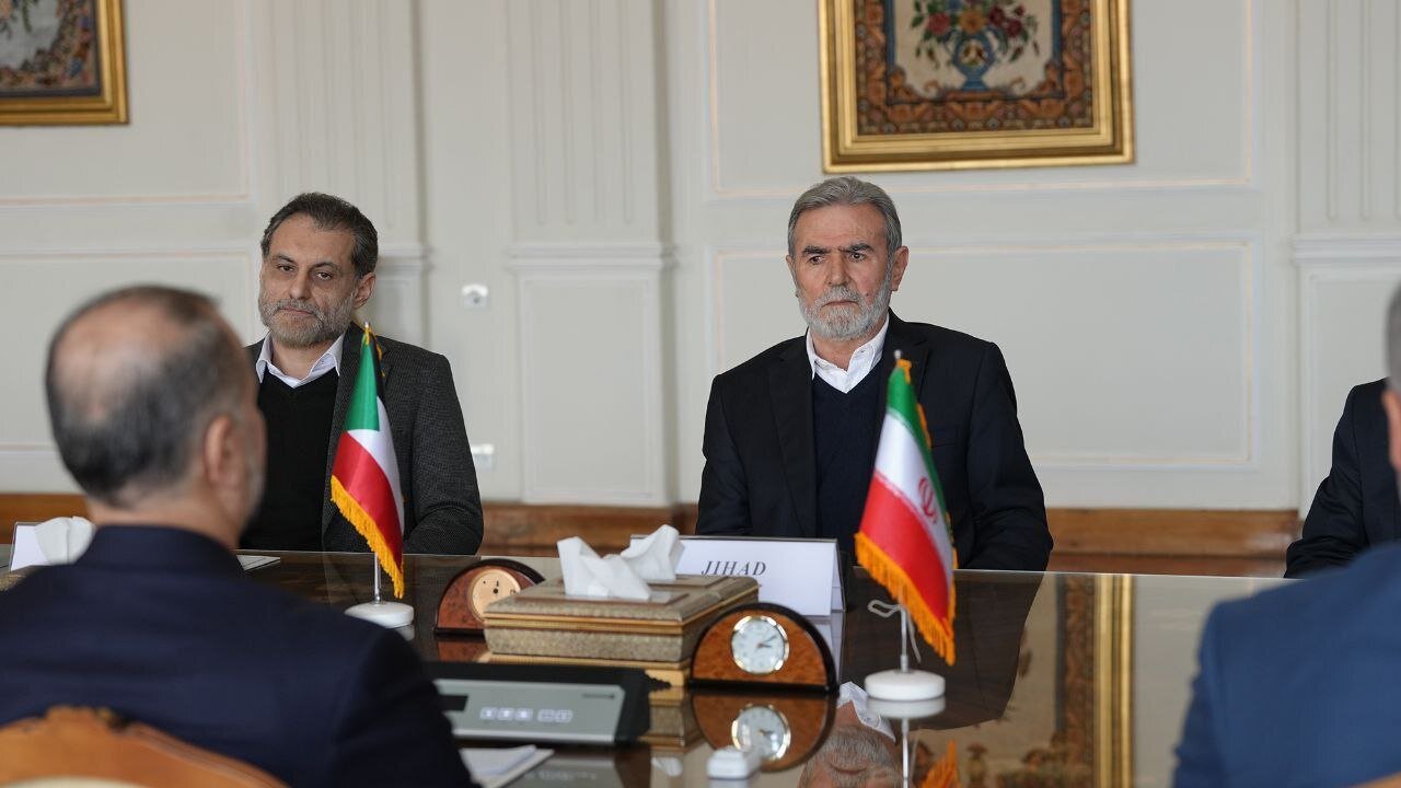 گاف عجیب وزارت خارجه در نشست با مقام ارشد حماس در تهران! | تصویر