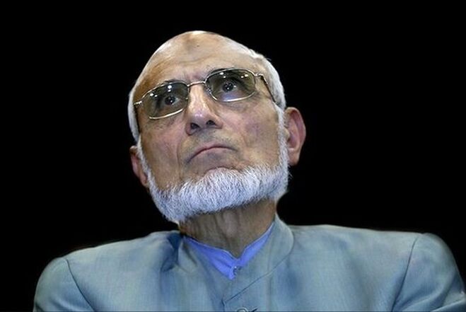 بعد از کتونی ریباک، حالا کاپشن امریکایی در جلسه تشخیص مصلحت نظام! |  فیک یا اصـل؟ +عکس