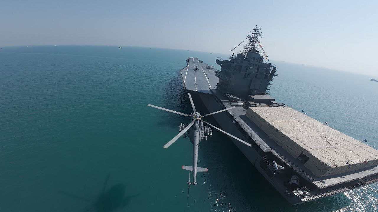 تصاویری از الحاق اولین ناو پهپادبر به نیروی دریایی سپاه