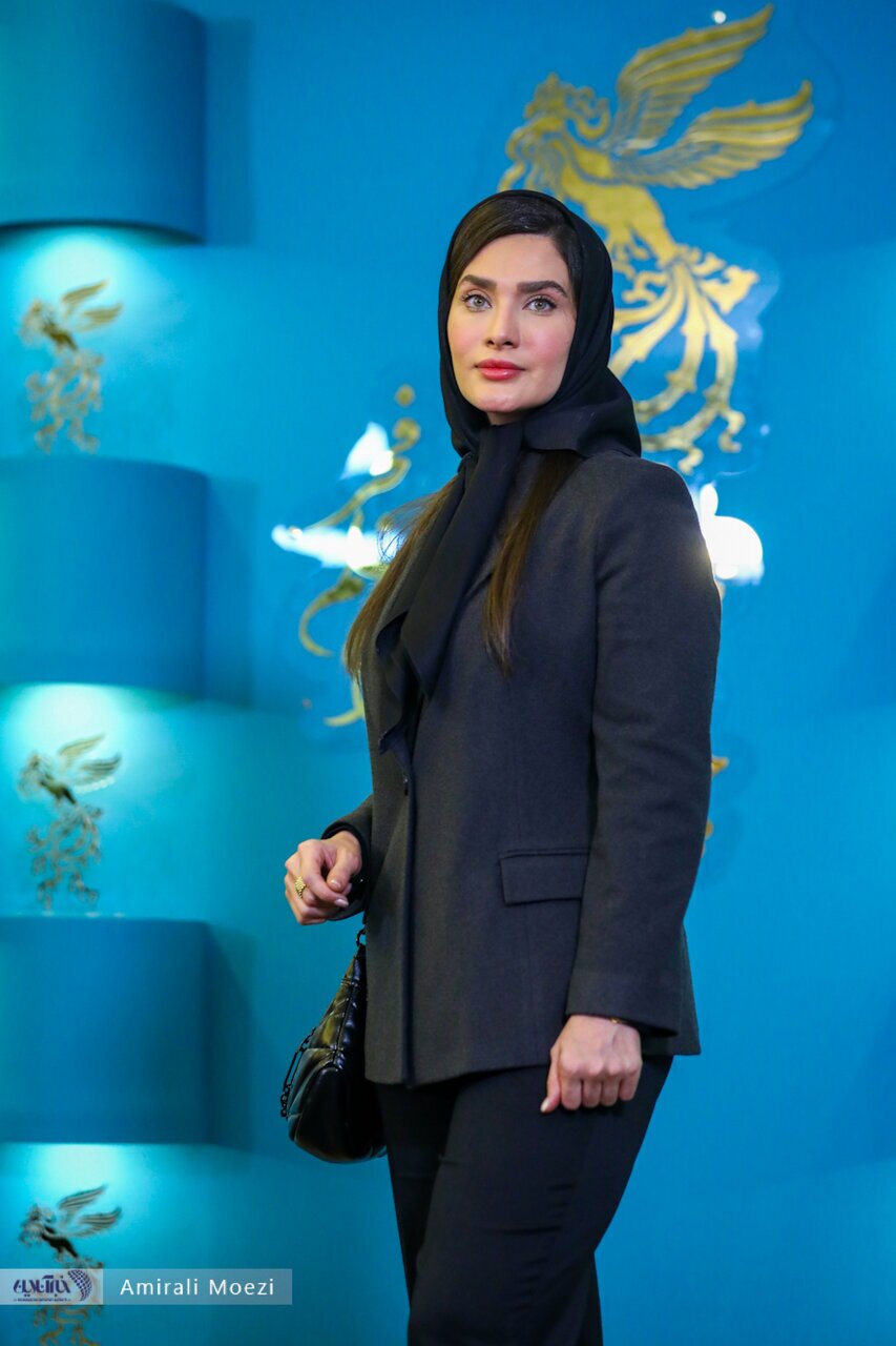 استایل جالب و متفاوت بازیگران زن یک فیلم انقلابی در جشنواره فجـر | عکس استایل جالب و متفاوت بازیگران زن یک فیلم انقلابی در جشنواره فجـر | عکس