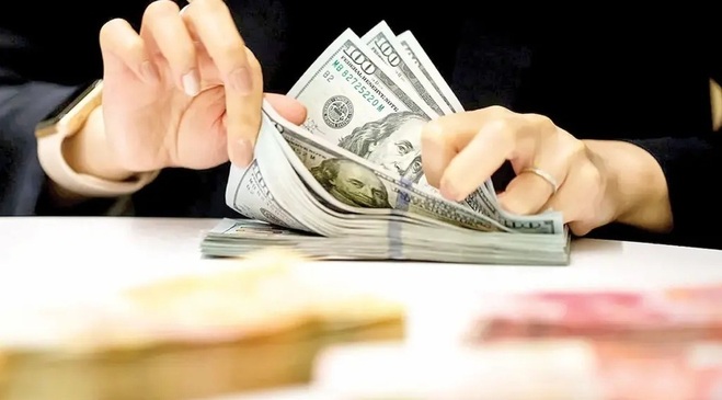 آخرین قیمت دلار بعد از ۲۲ بهمن؛ افسار اسکناس آمریکایی را کشیدند؟