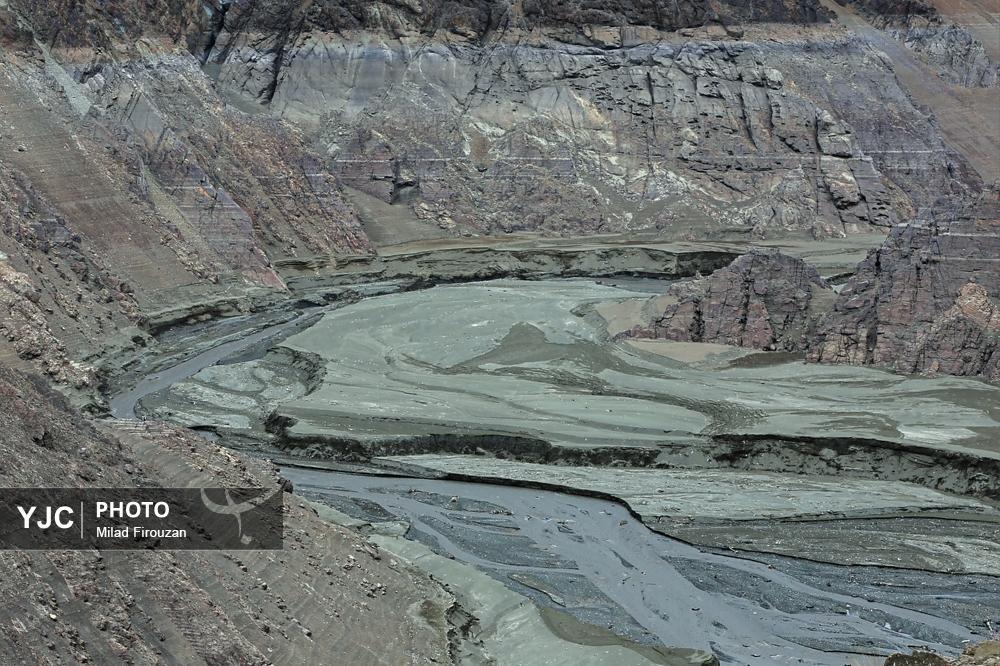 تصاویری اسفناک از وضعیت سد تامین کننده آب ۵ میلیون تهرانی!