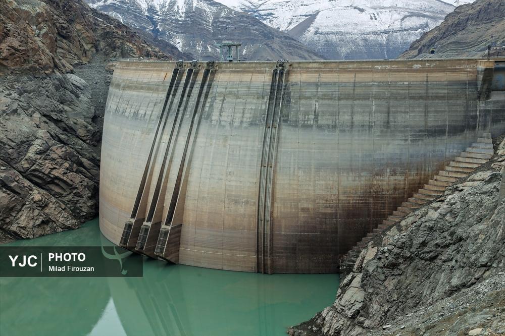 تصاویری اسفناک از وضعیت سد تامین کننده آب ۵ میلیون تهرانی!