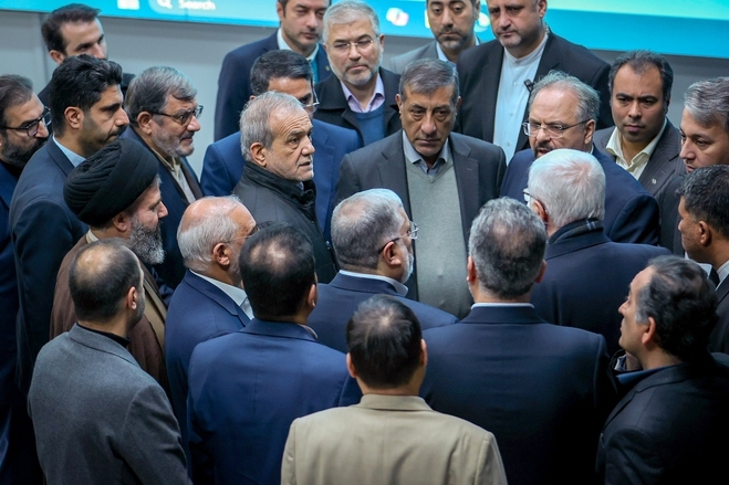ایده‌ قشنگ در باتلاق واقعیت؛ وفاق پزشکیان کار نمی‌کند