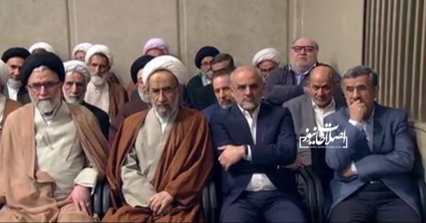 تصاویری از محل نشستن ظریف و احمدینژاد در بیت رهبری تصاویری از محل نشستن ظریف و احمدینژاد در بیت رهبری