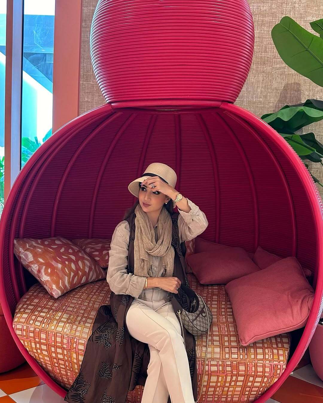 تصاویـری از تیپ شیک و شرقی بازیگر زن ایرانی ساکن دبی تصاویـری از تیپ شیک و شرقی بازیگر زن ایرانی ساکن دبی