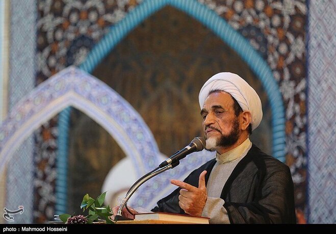 حمله شدیدالحن اشرفی اصفهانی به پناهیان: زودتر بساطت را جمع کن و برو | حمله‌کنندگان لباس شخصی بودند اما با حضور پلیس عمامه سر کردند | ما کلنگ را سال ۷۰ روی یک تپه خاک زدیم | داستان دارد جنبه امنیتی پیدا می‌کند و به صلاح نظام نیست